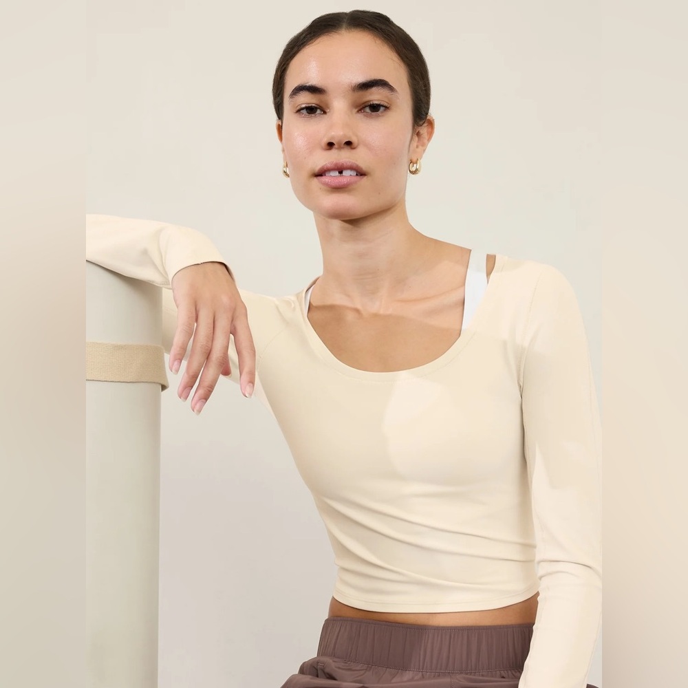 Athleta Transcend top cream XS
